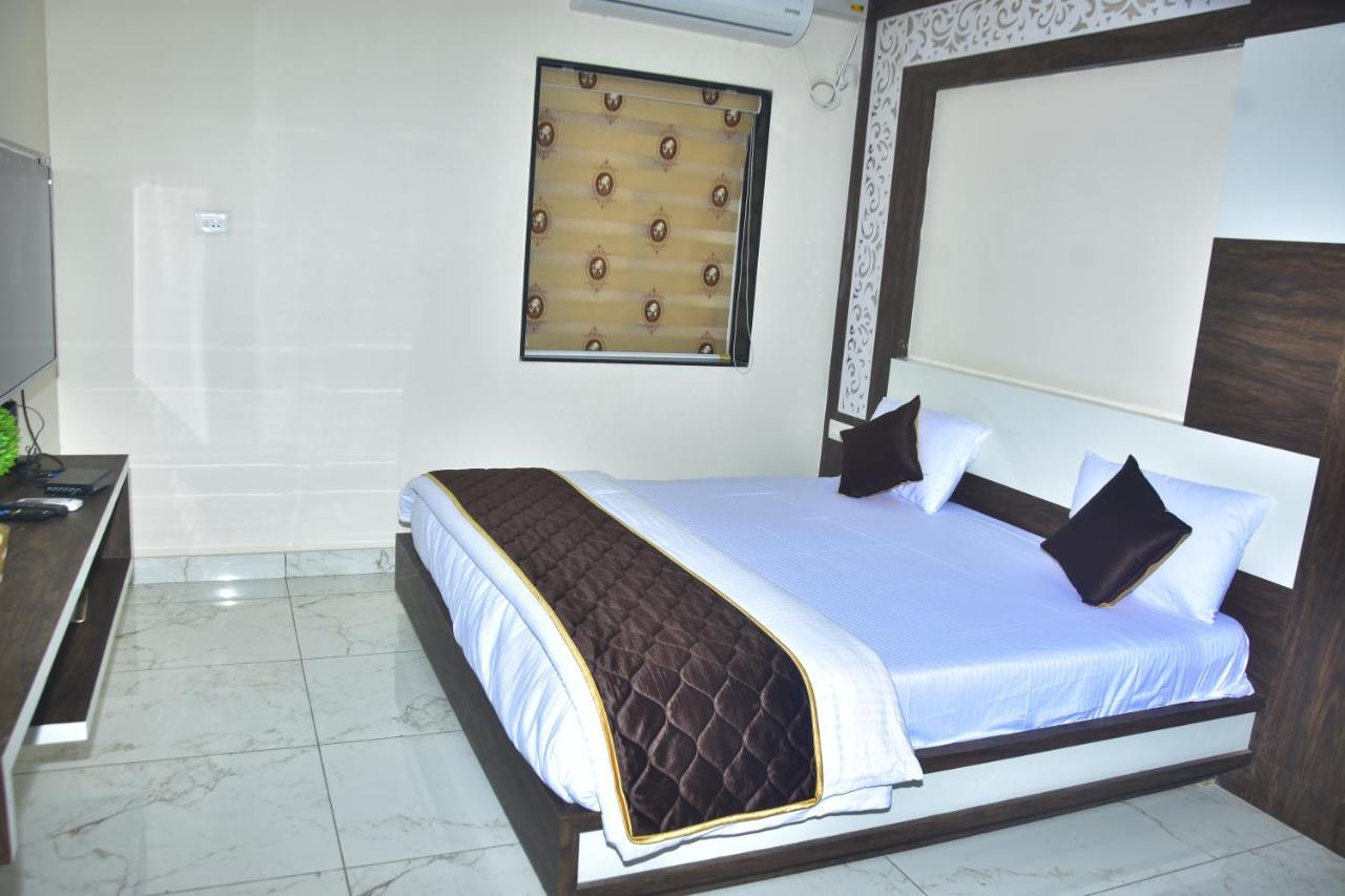 Pagadala Grand Residency Hotel Bāpatla Exterior photo