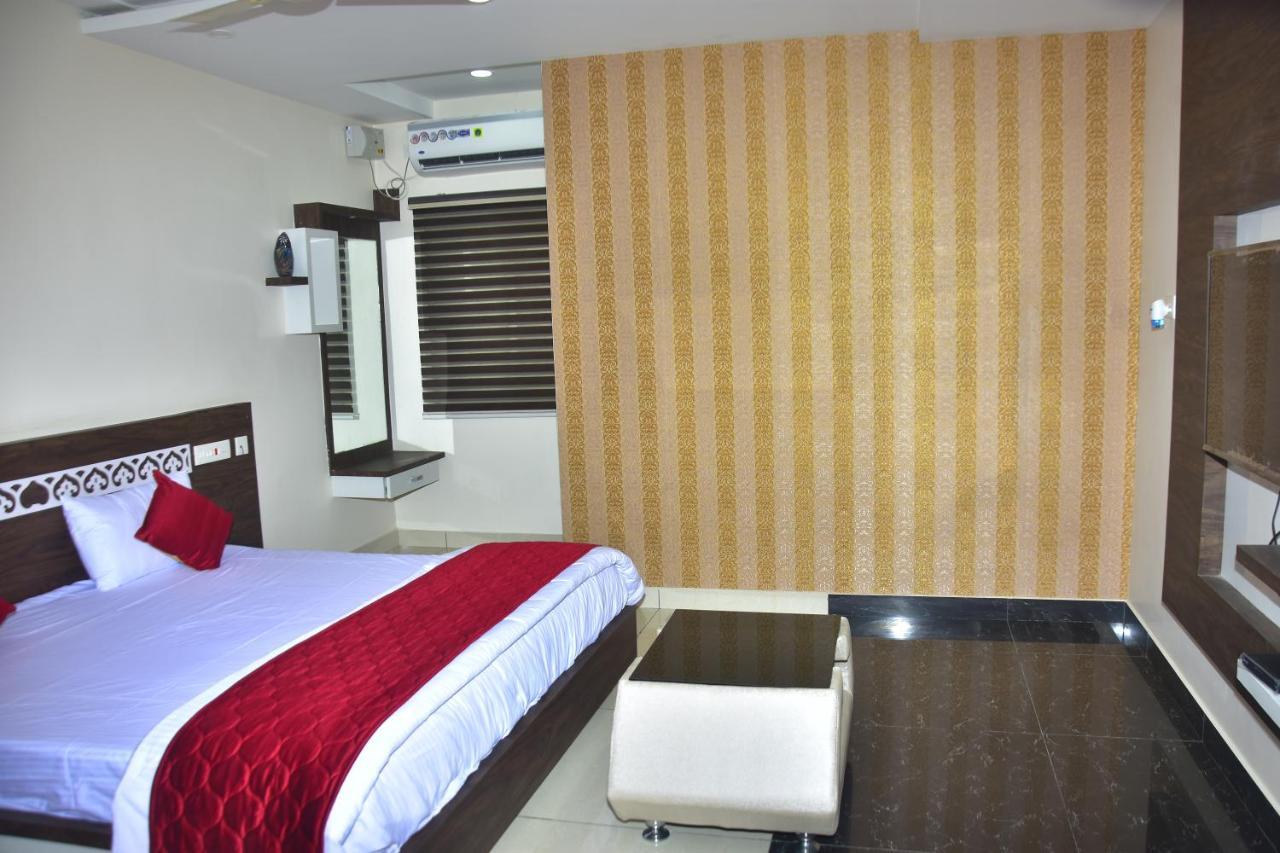 Pagadala Grand Residency Hotel Bāpatla Exterior photo